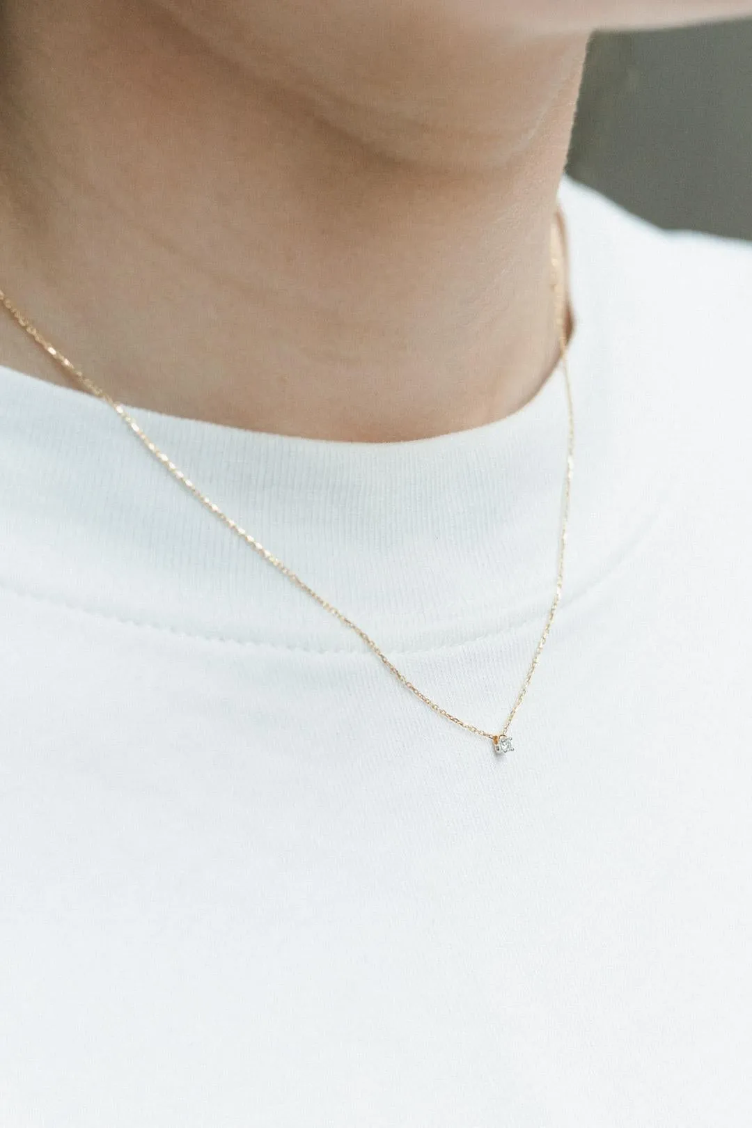 18kt Yellow Gold Floating Natural Diamond .15ct Pendant Necklace