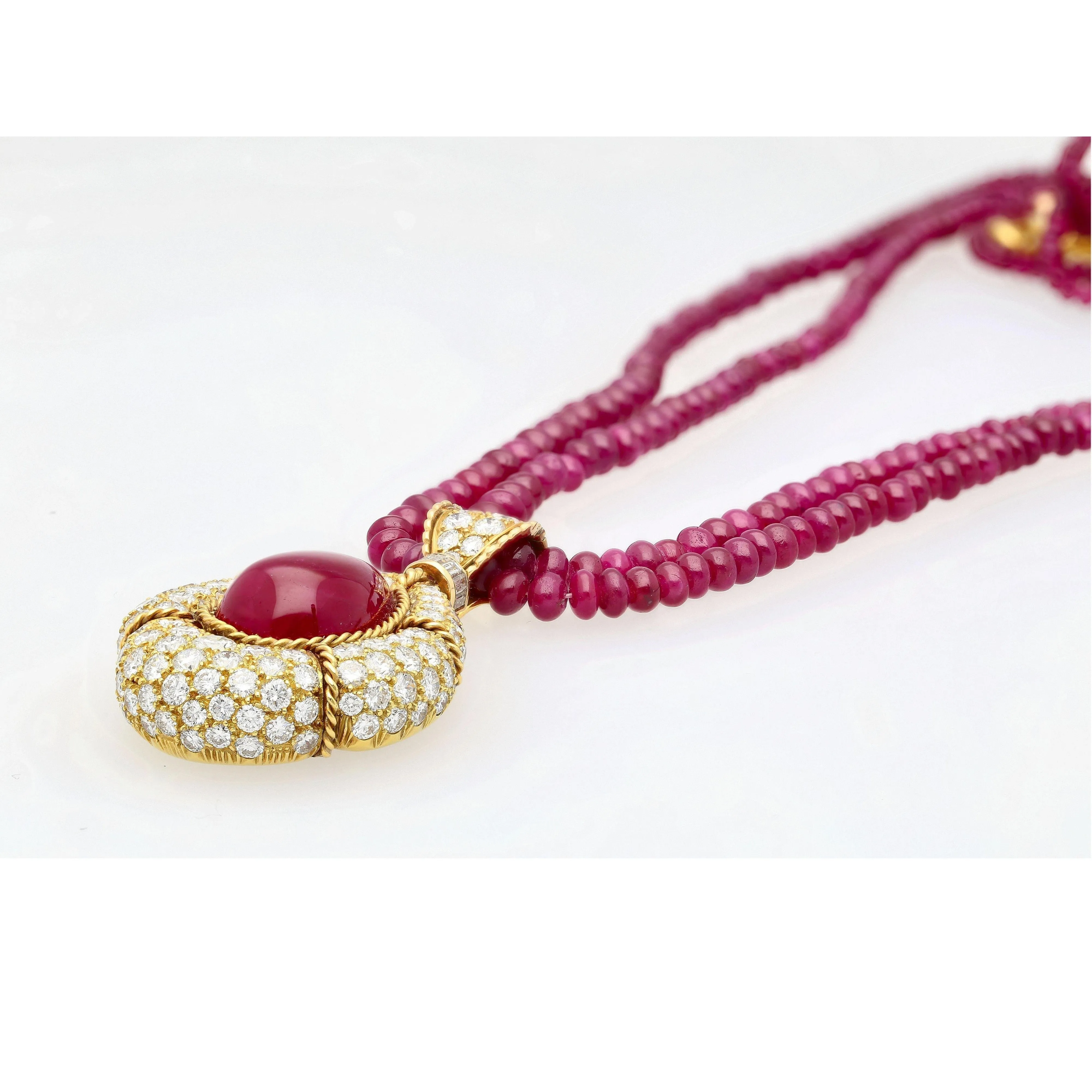 22.41 Carat Cabochon Cut Ruby Pendant In Tiffany & Co. Signed Bead Necklace