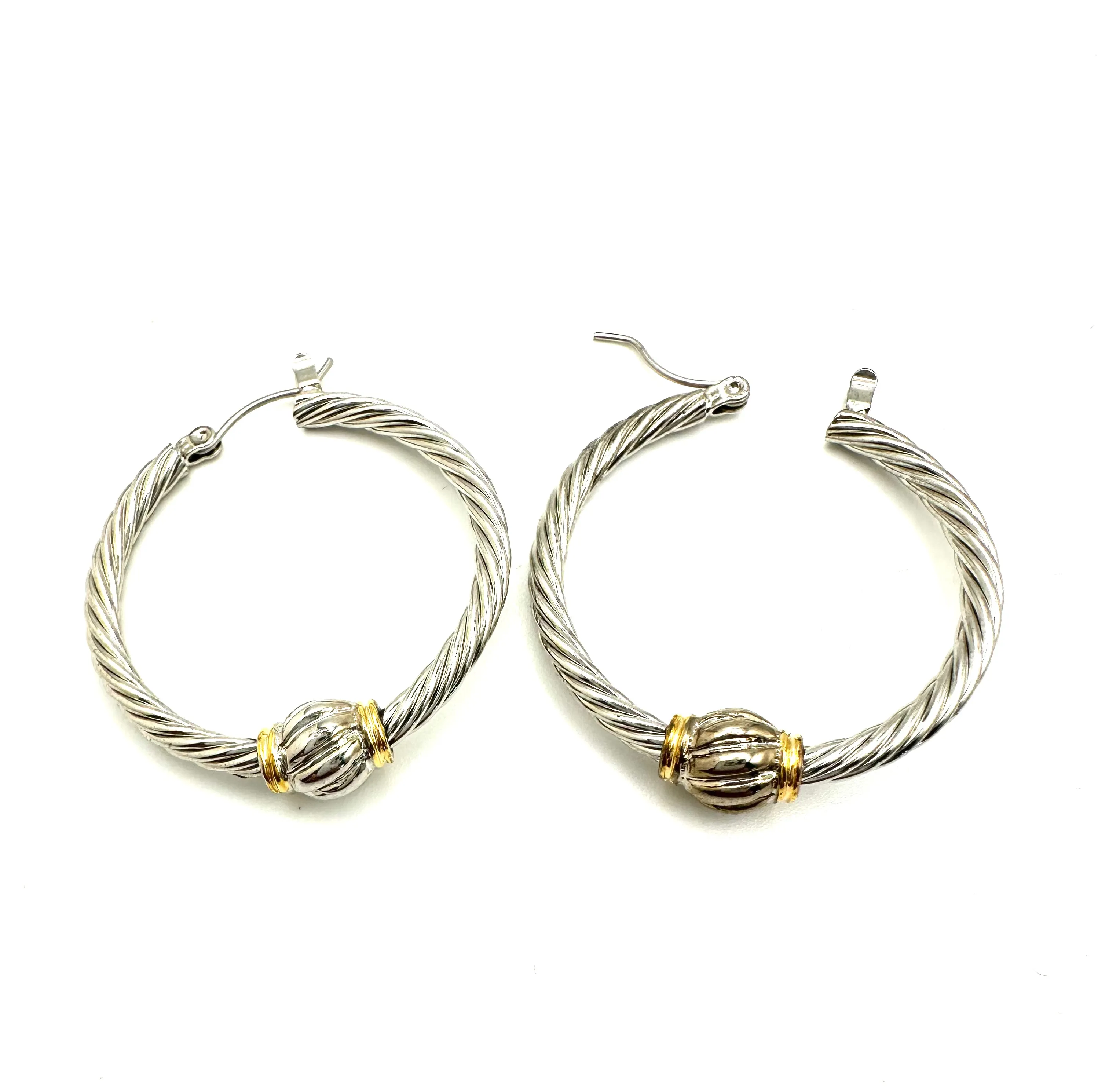 Cable Detail Hoop