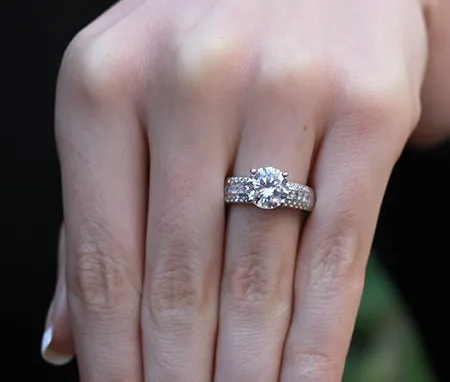 Crocus - Round Lab Diamond Engagement Ring (IGI Certified)