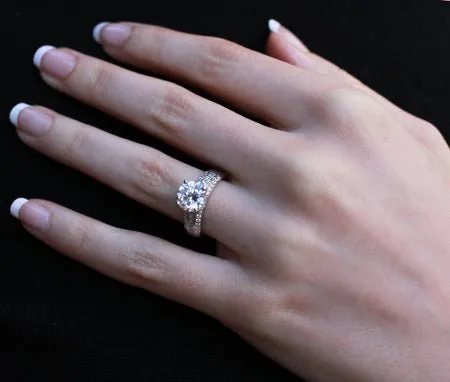 Crocus - Round Lab Diamond Engagement Ring (IGI Certified)