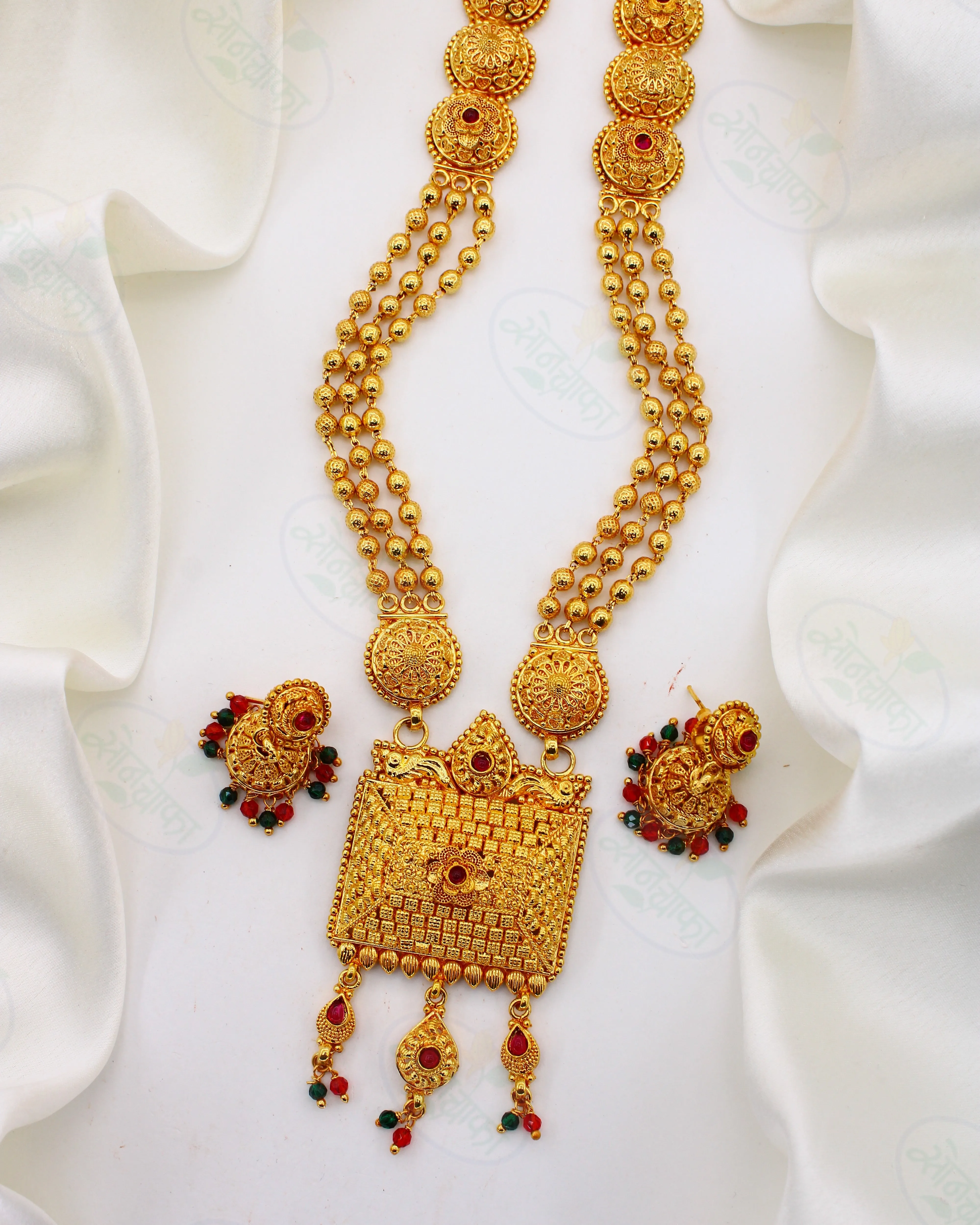 OPULENT MATTE NECKLACE