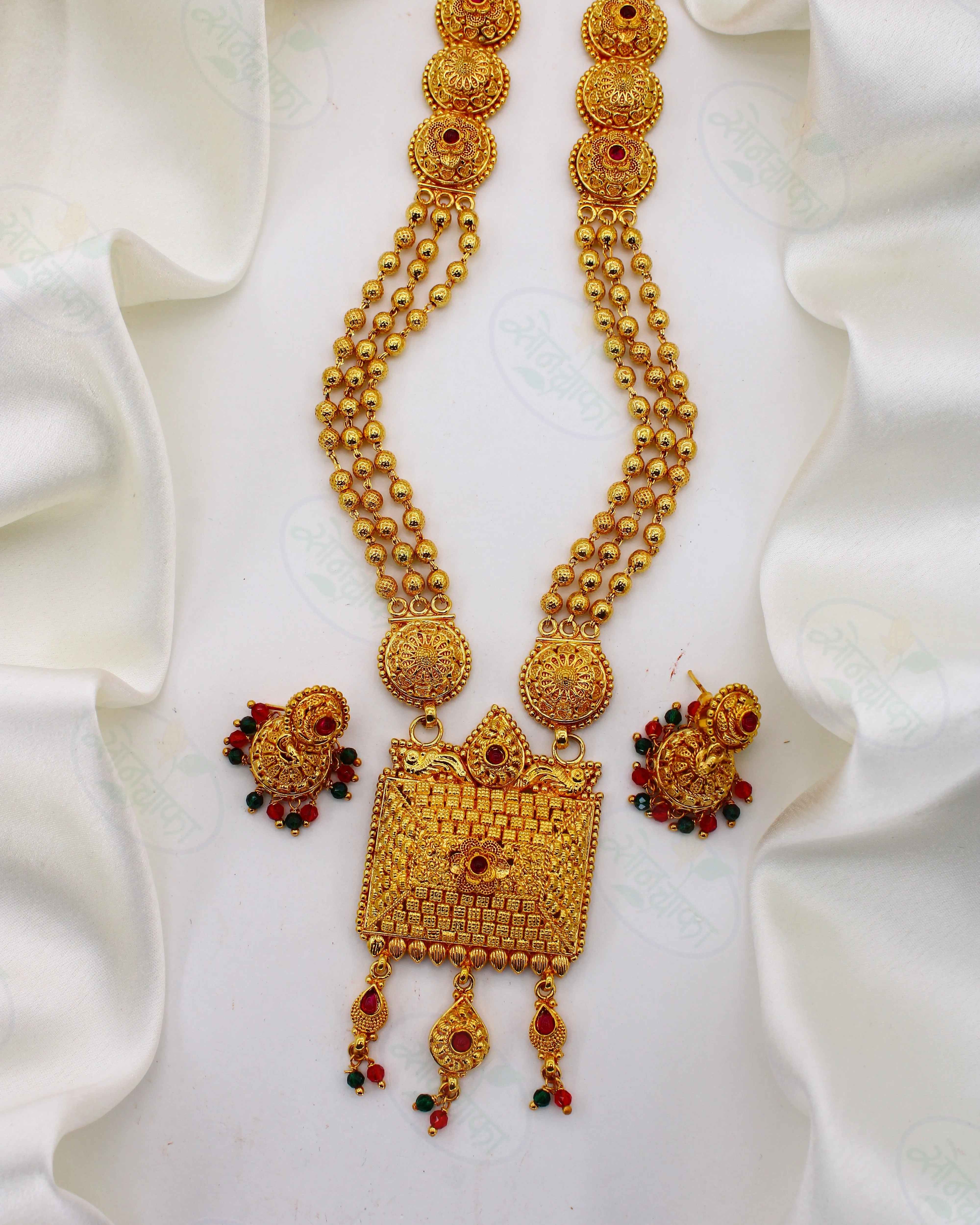 OPULENT MATTE NECKLACE