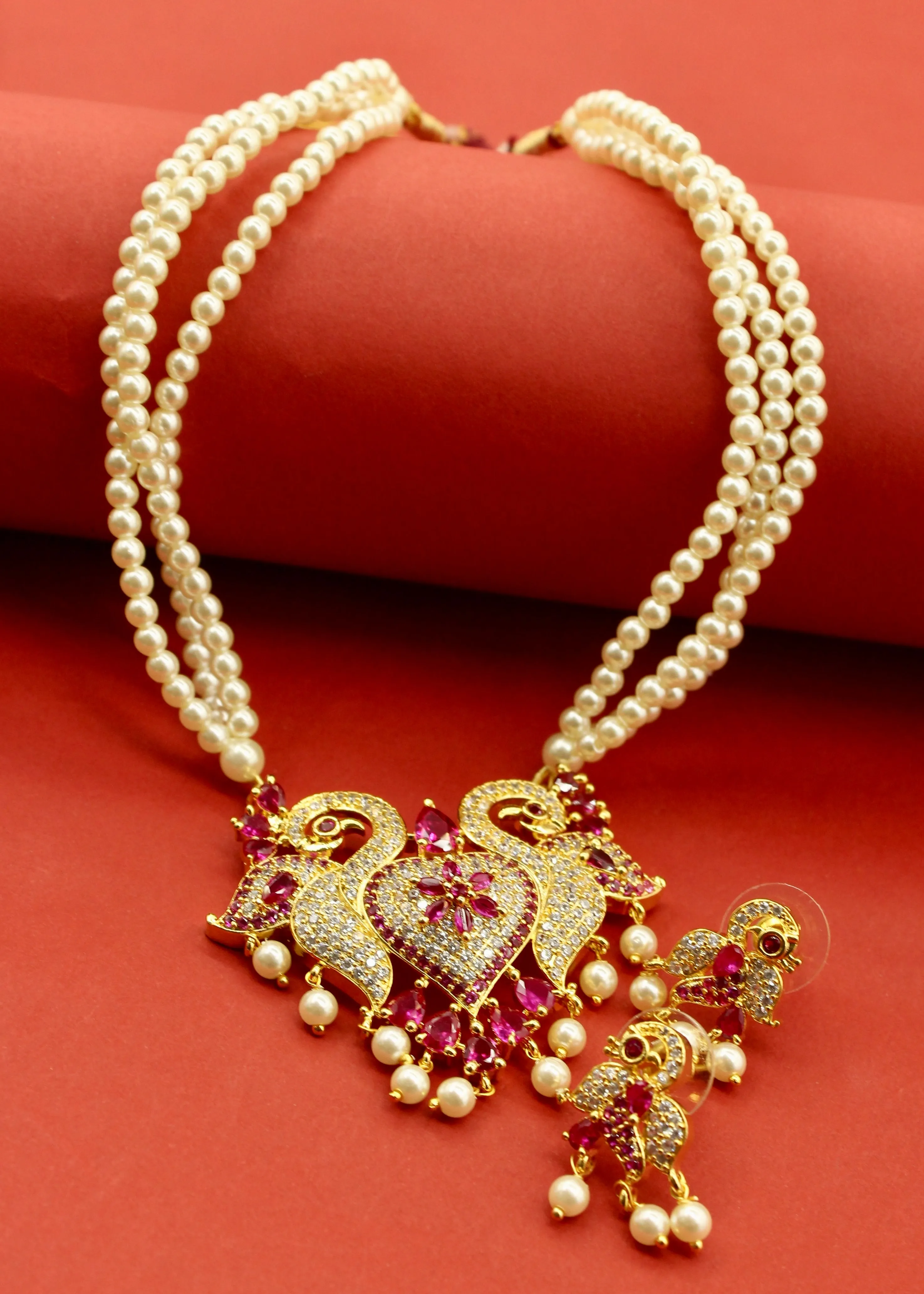 OPULENT PEAFOWL MOTI NECKLACE
