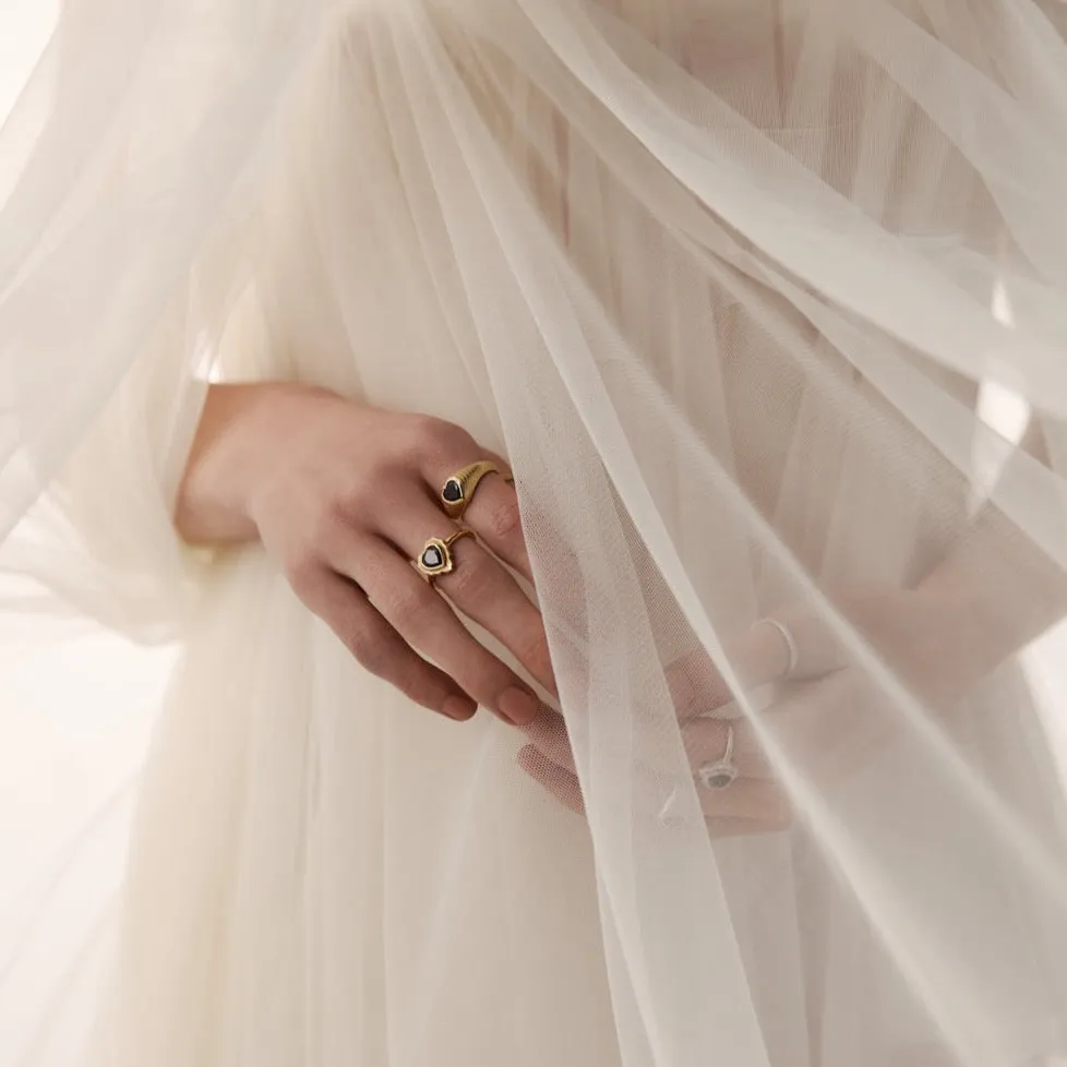 Romantique / Signet Ring / Black   Gold