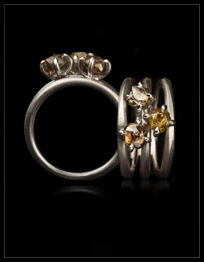 Three-in-one White Gold Ring with Intense Rough Diamonds - <strong>2.56 ct.</strong>